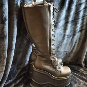 Elegant Black Lace-Up Platform Boots